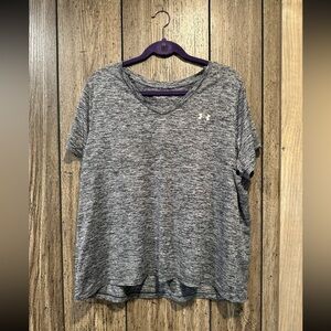 Under Armour Women’s Plus Size Loose Fit shirt